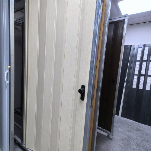 Porta plegable de PVC personalitzada per a dissenys elegants de cuina i bany