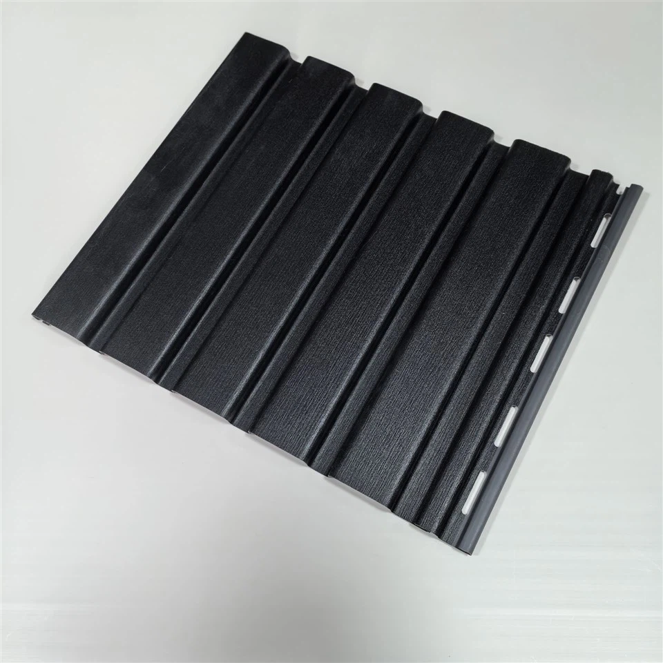 Panells de sostre PVC de baix cost adequats per a qualsevol espai interior